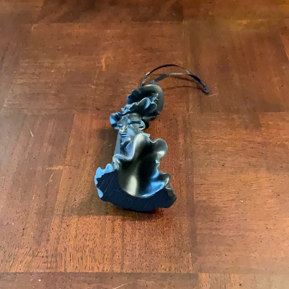 Cracker Barrel Halloween Resin Ghost Witch Ornament 4.75" tall - Picture 4 of 6